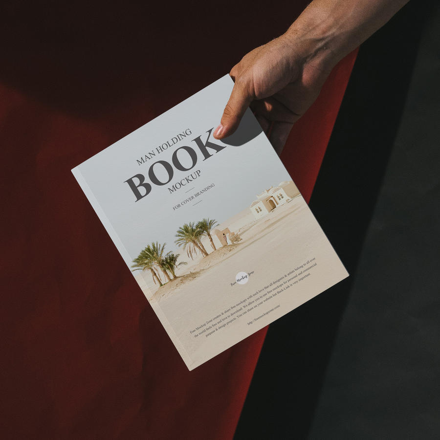 手持书本样机