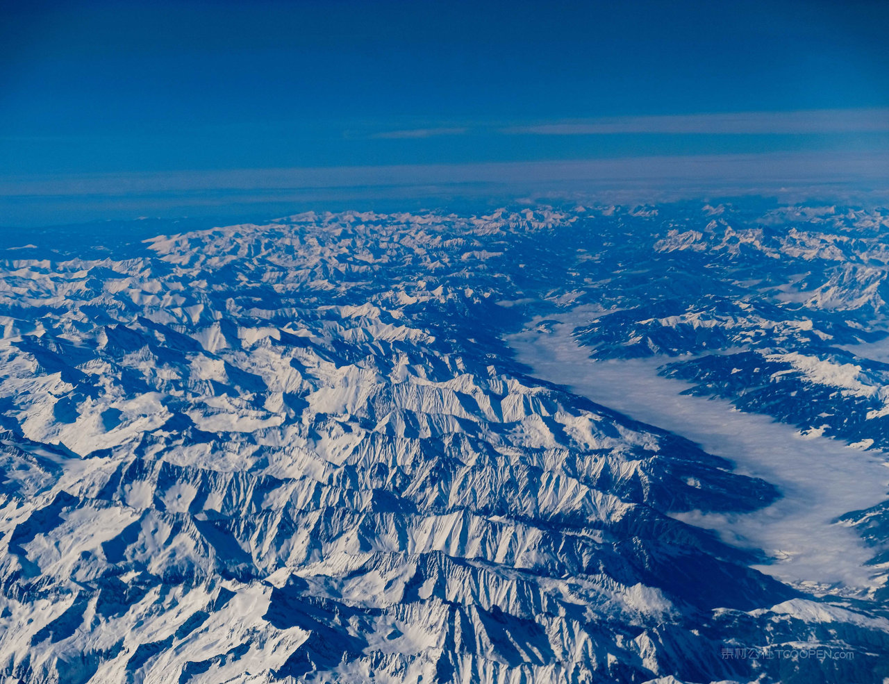 高清雪山大山风景画