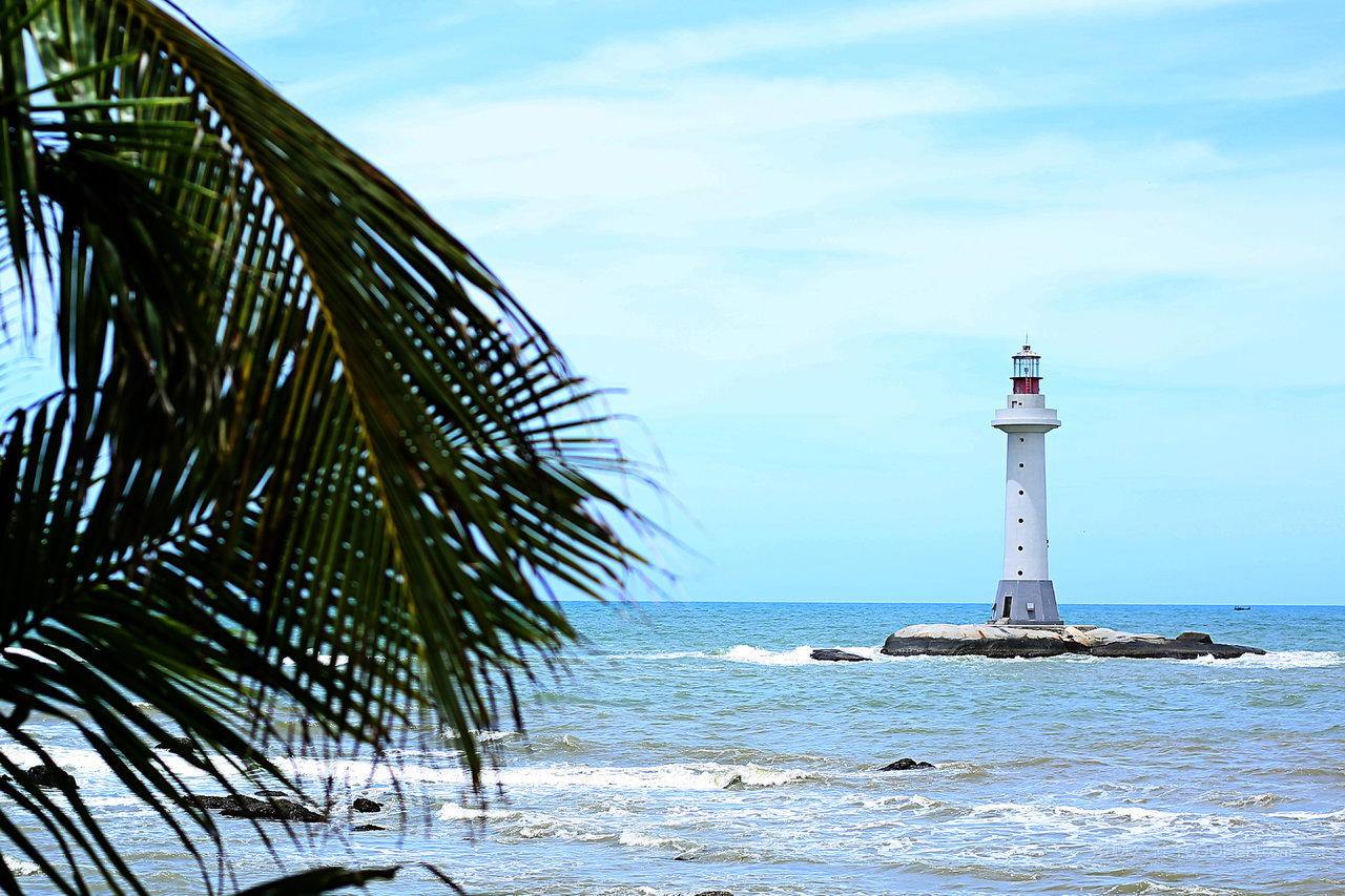 三亚的灯塔高清风景画