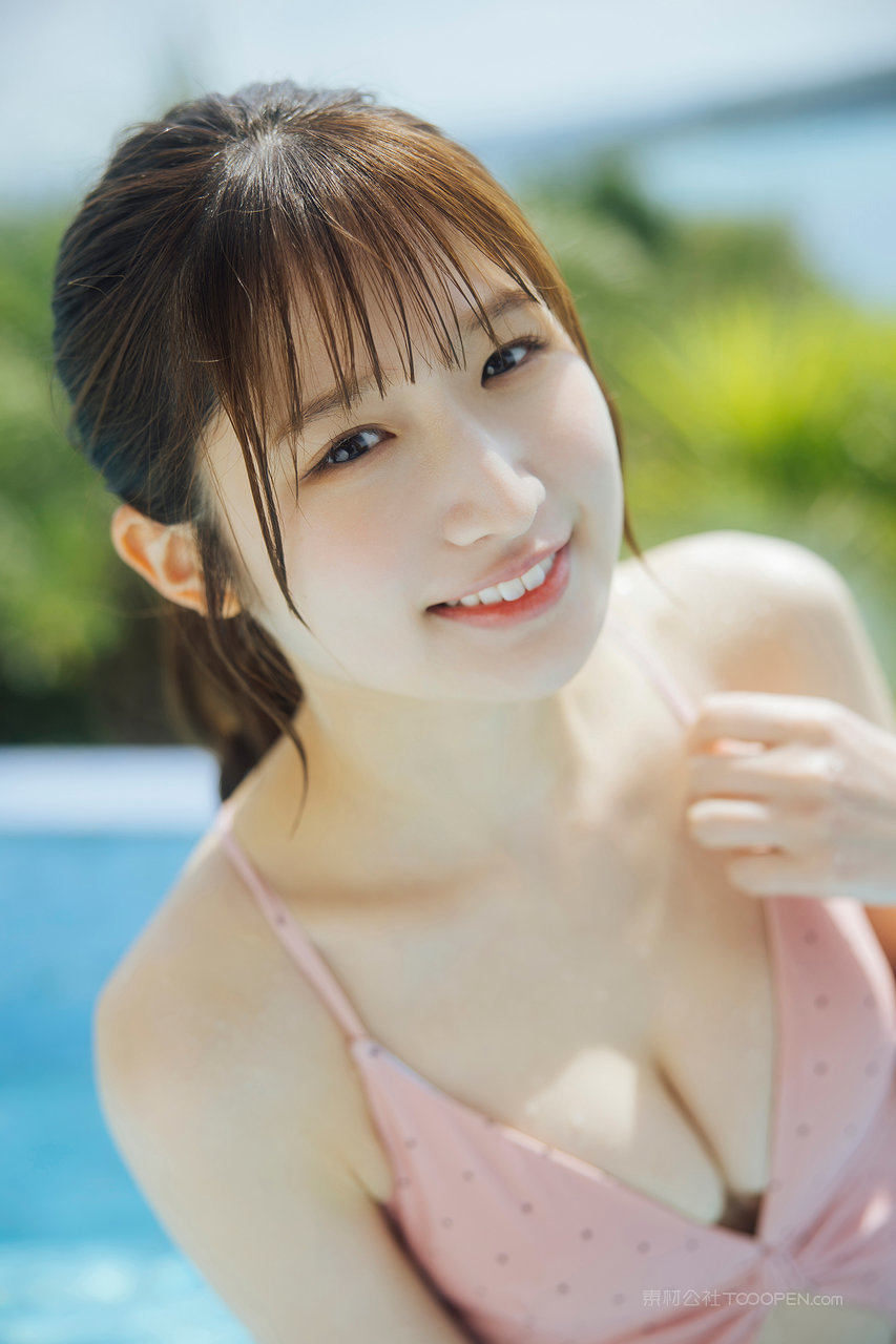 日韩泳装美女大图