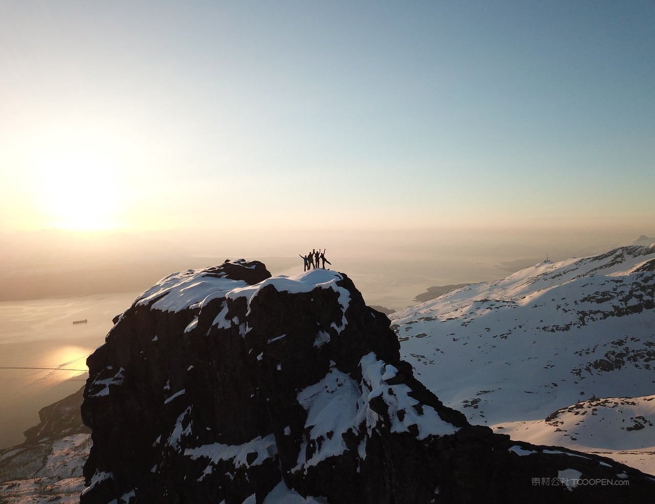 雪山山脉高清摄影图