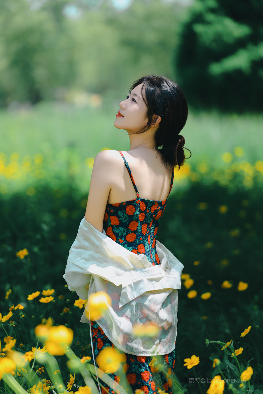 唯美清纯女生背影图片