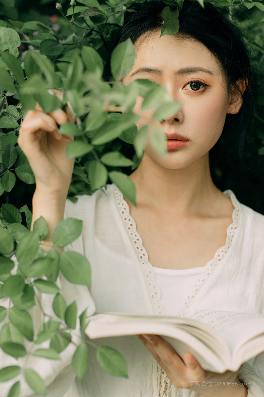 国内高清甜美女孩147人体艺术写真图片