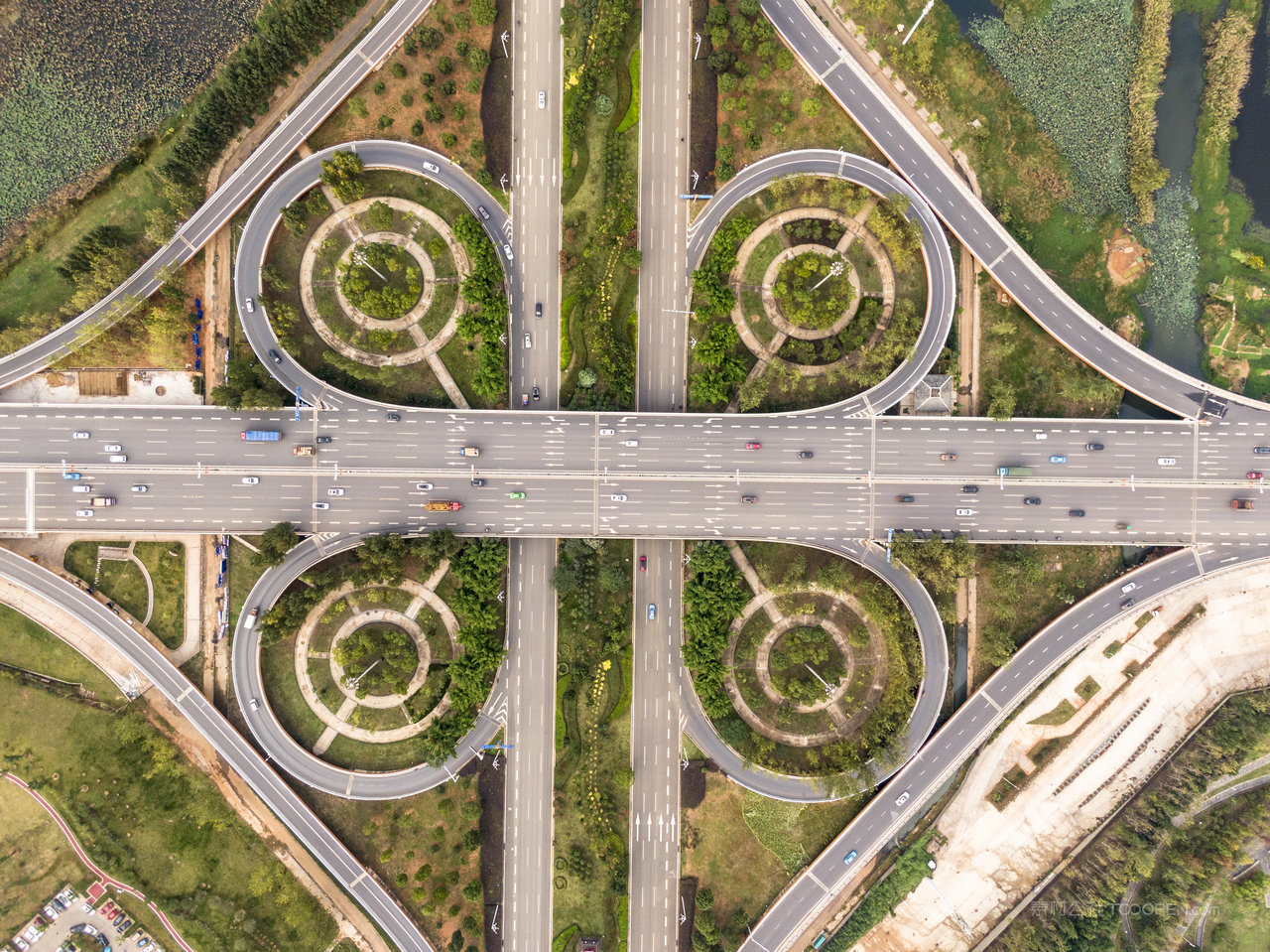 俯拍南昌大桥立交桥