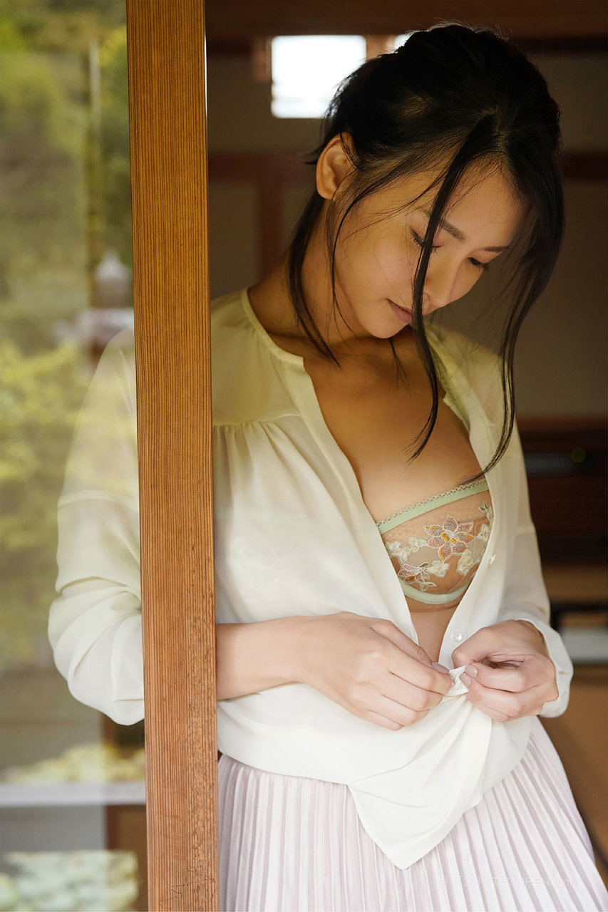 日本大胆成熟美女照片