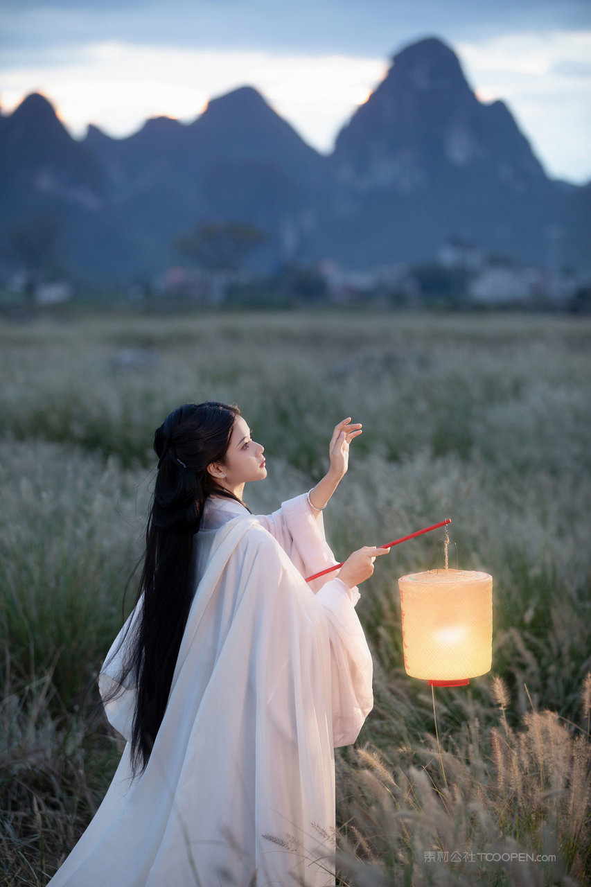 清纯古装美女图片