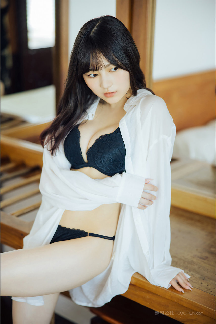 大胆白衬衫美女无码套图