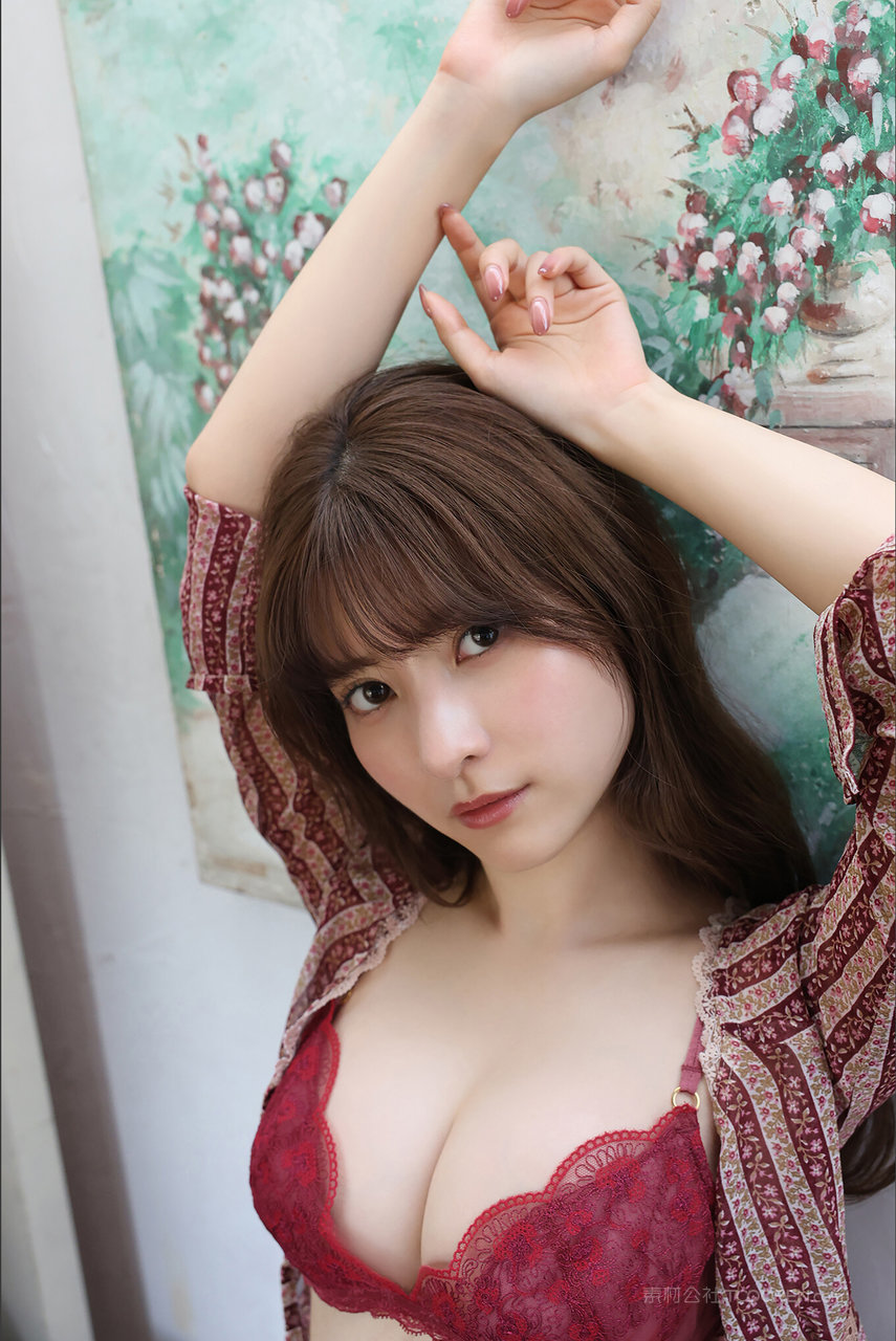 大胆撩人美女壁纸下载