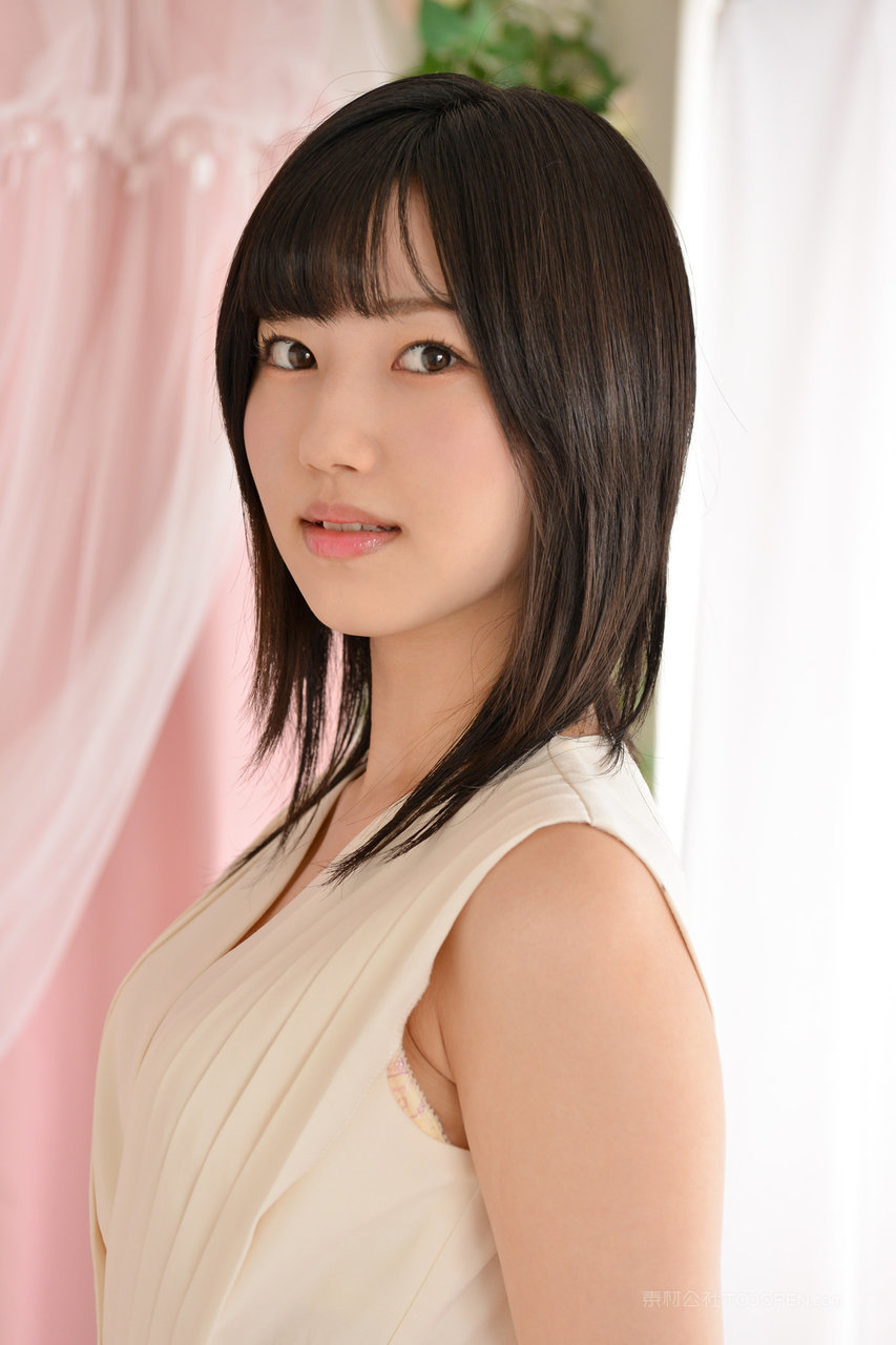 日本粉嫩美女大学生清纯写真福利图