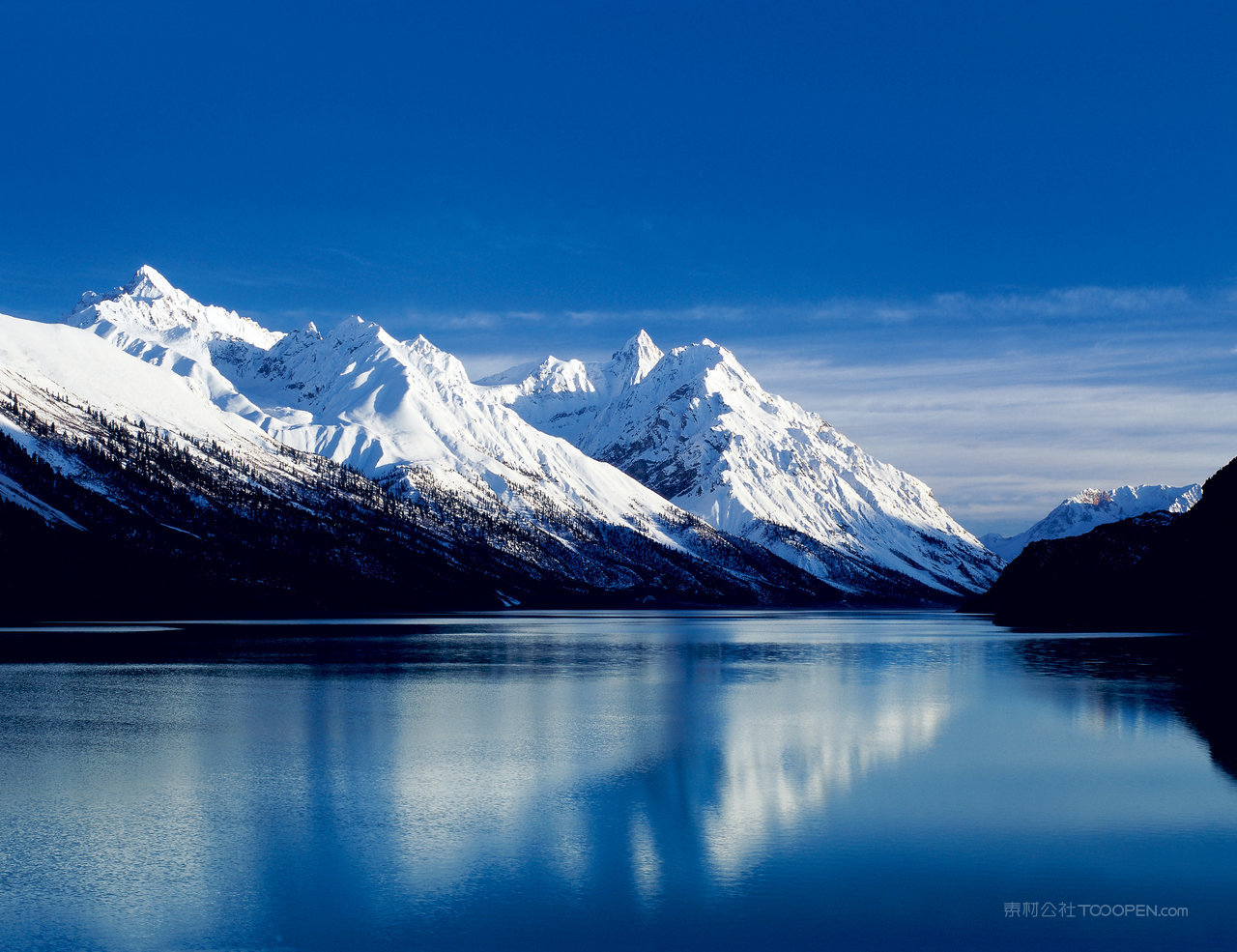 高清雪山雪景摄影图片