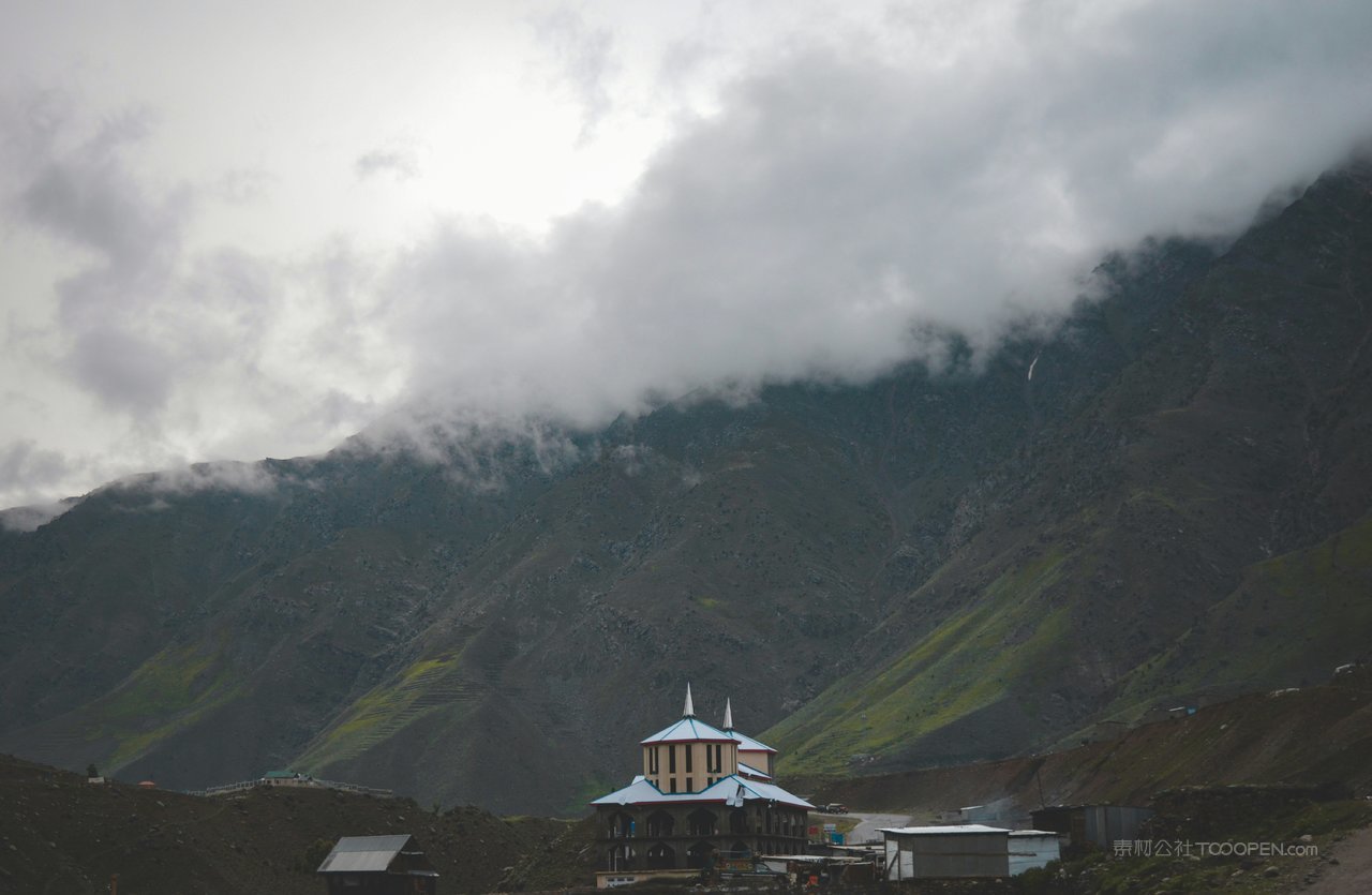 高清唯美白云山峰