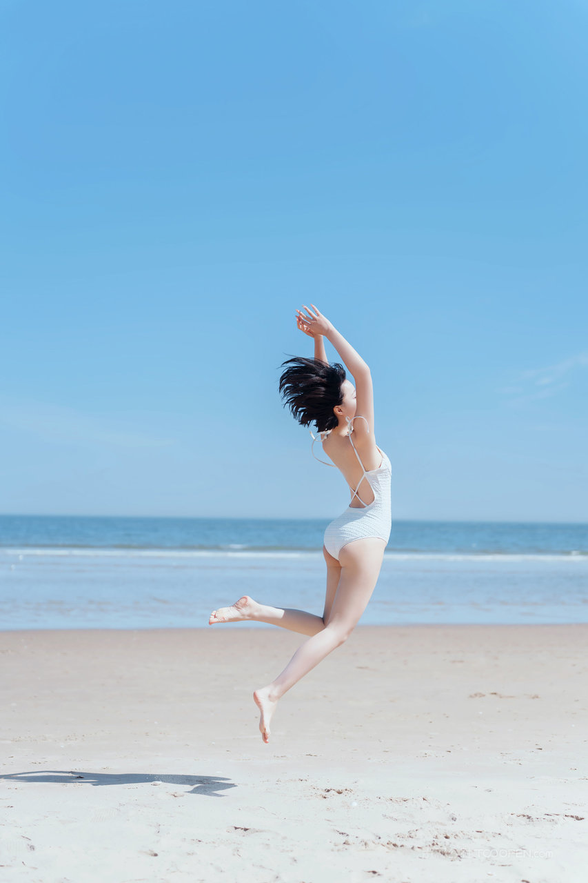 高清泳装美女壁纸大全