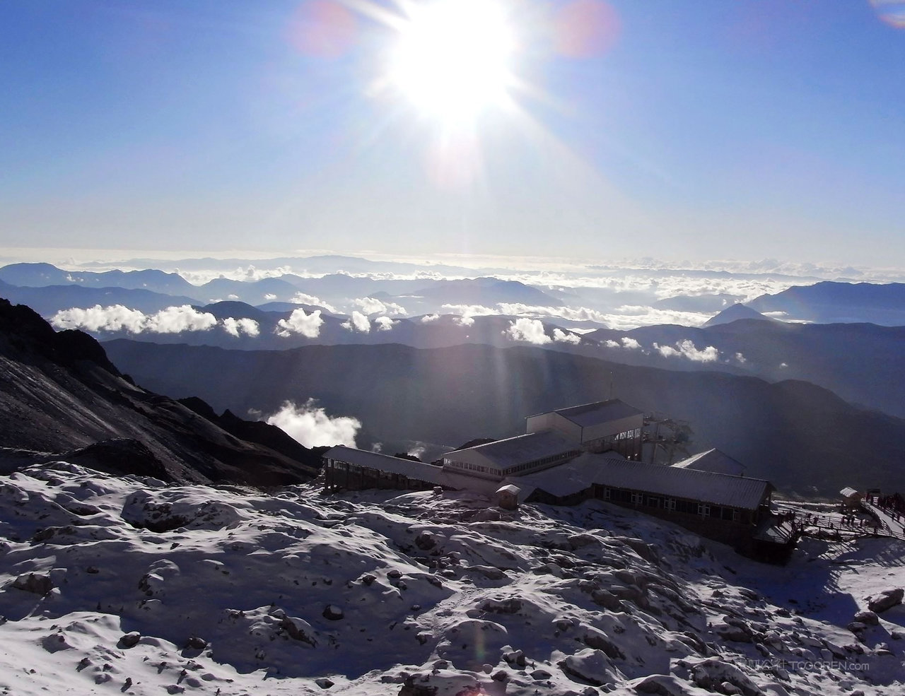 雪山风景画摄影图片