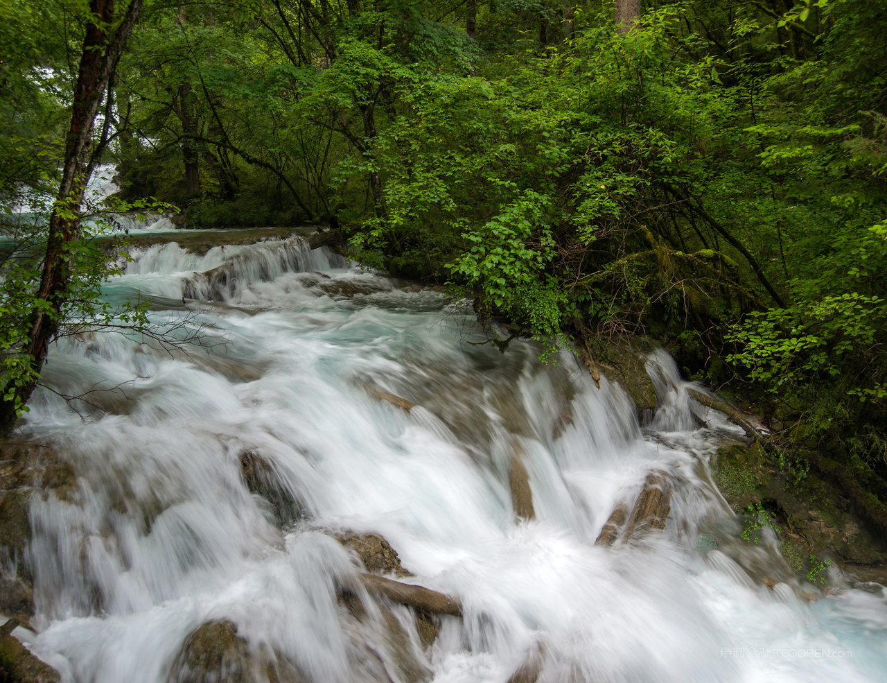 四川九寨沟高清风景画图片