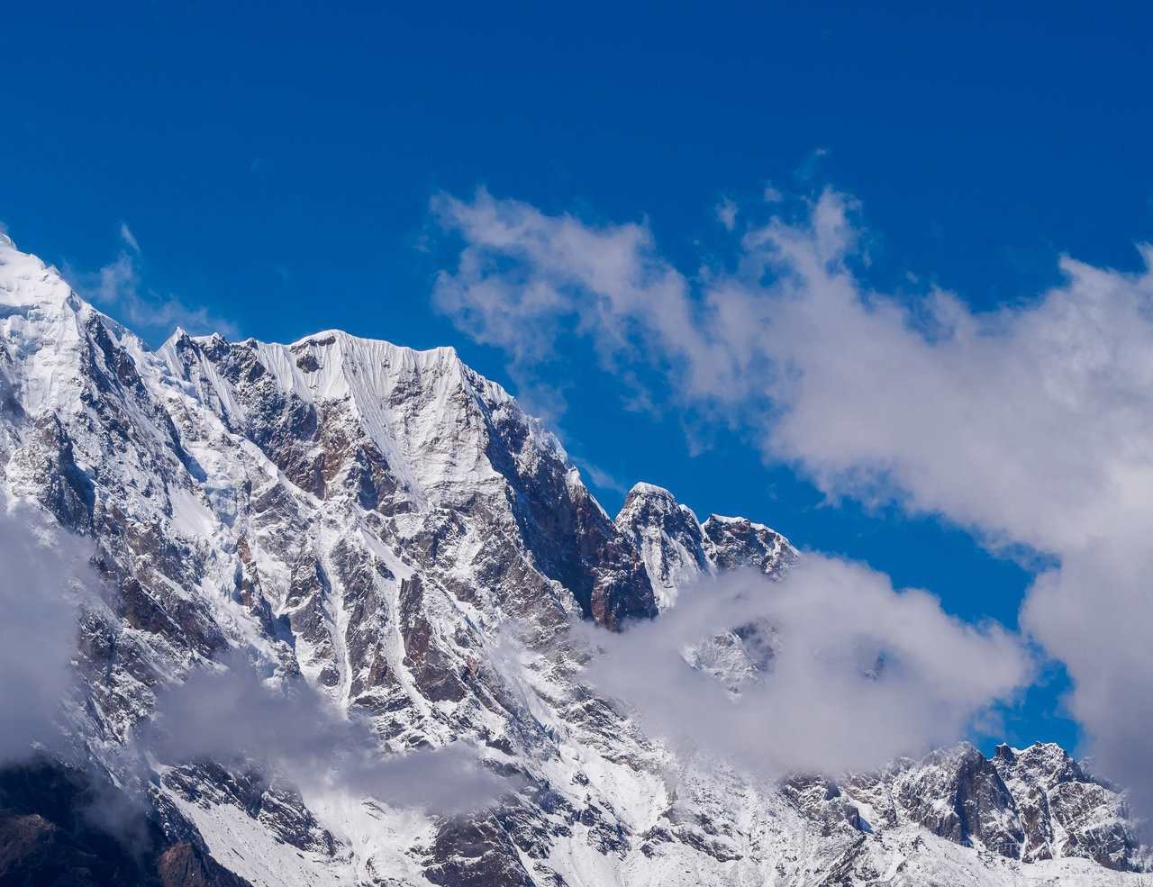 西藏雪山风景画图片