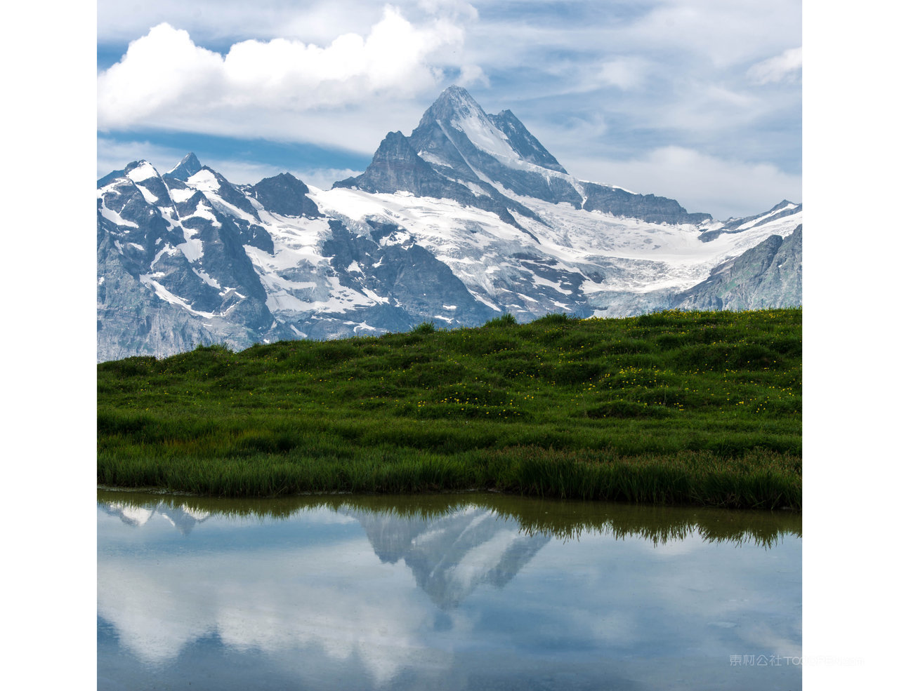 高清雪山风景画素材