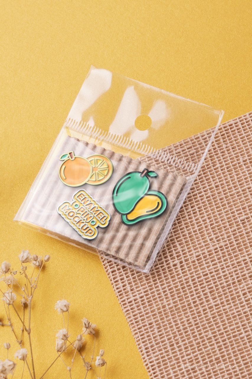 【1647期】卡通售卖包装好的自定义纪念徽章样机 (4)