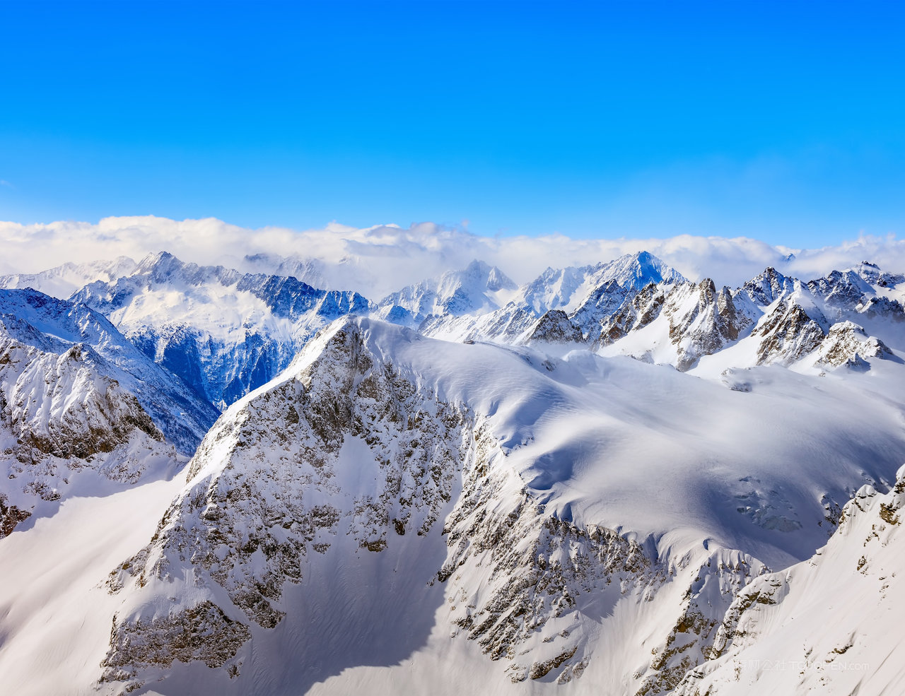 雪山高清摄影图片