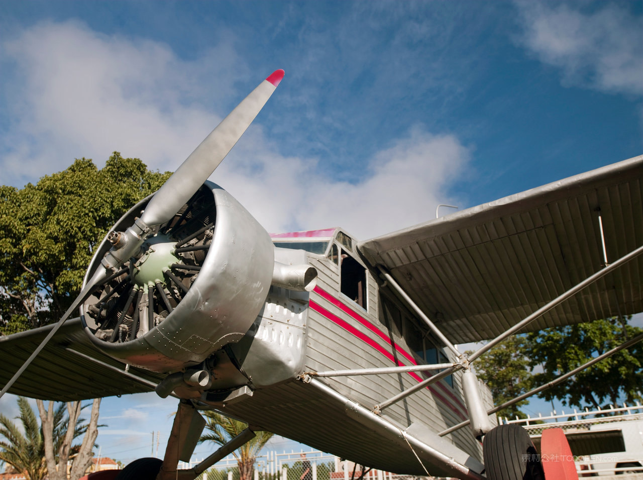 委内瑞拉玻利瓦尔机场的纪念碑