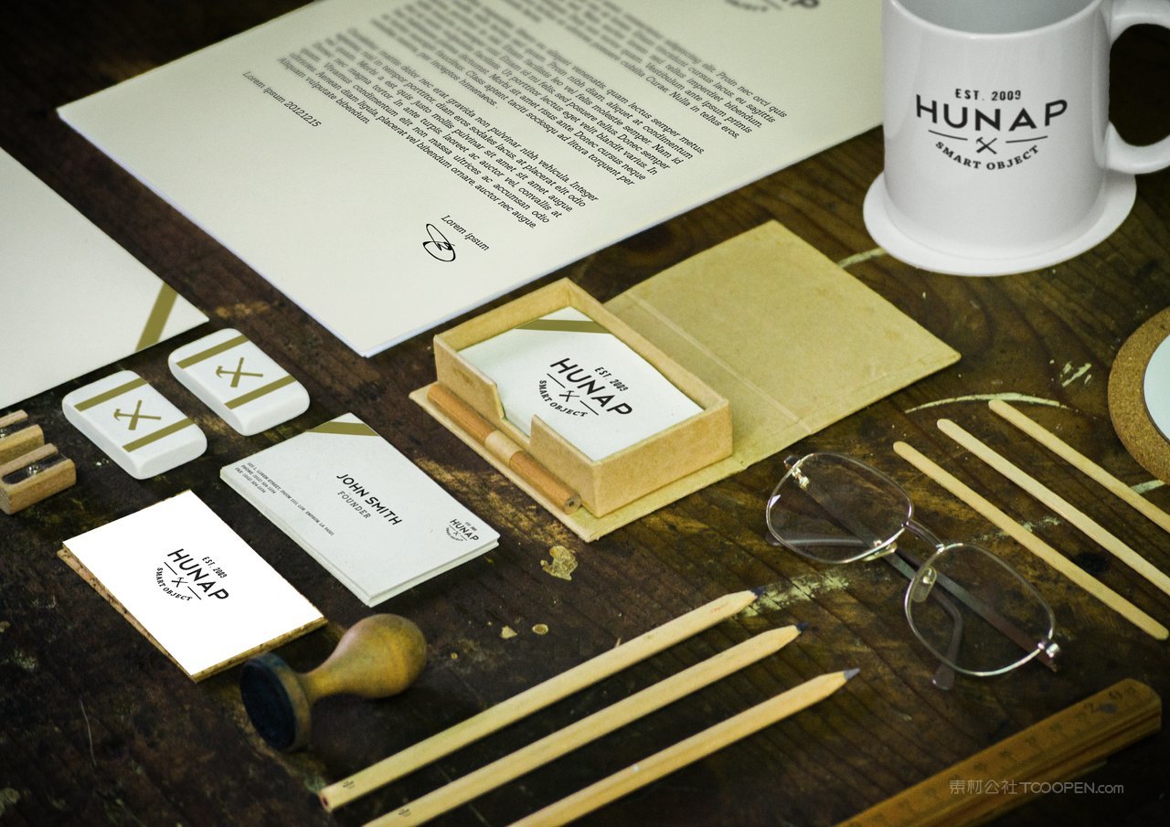 清新高档名片精致办公用品品牌vi贴图