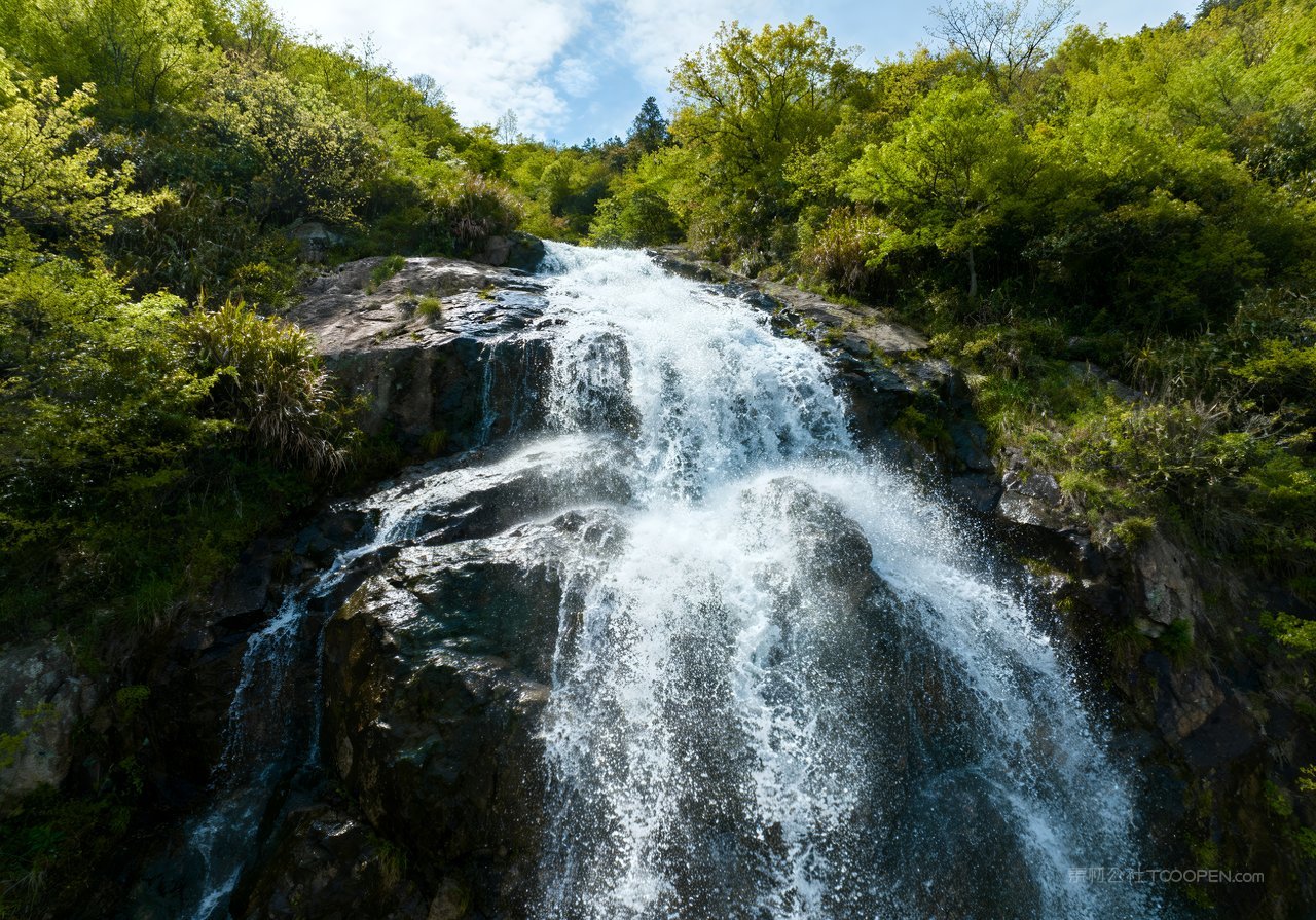 春天山峰春意河流自然天空意境风景唯美