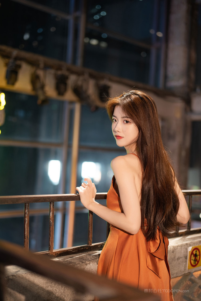 国产美女大尺度图片