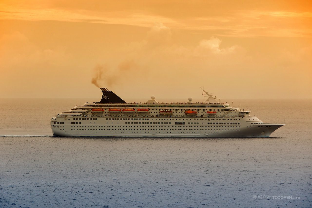 海景游轮高清摄影图片