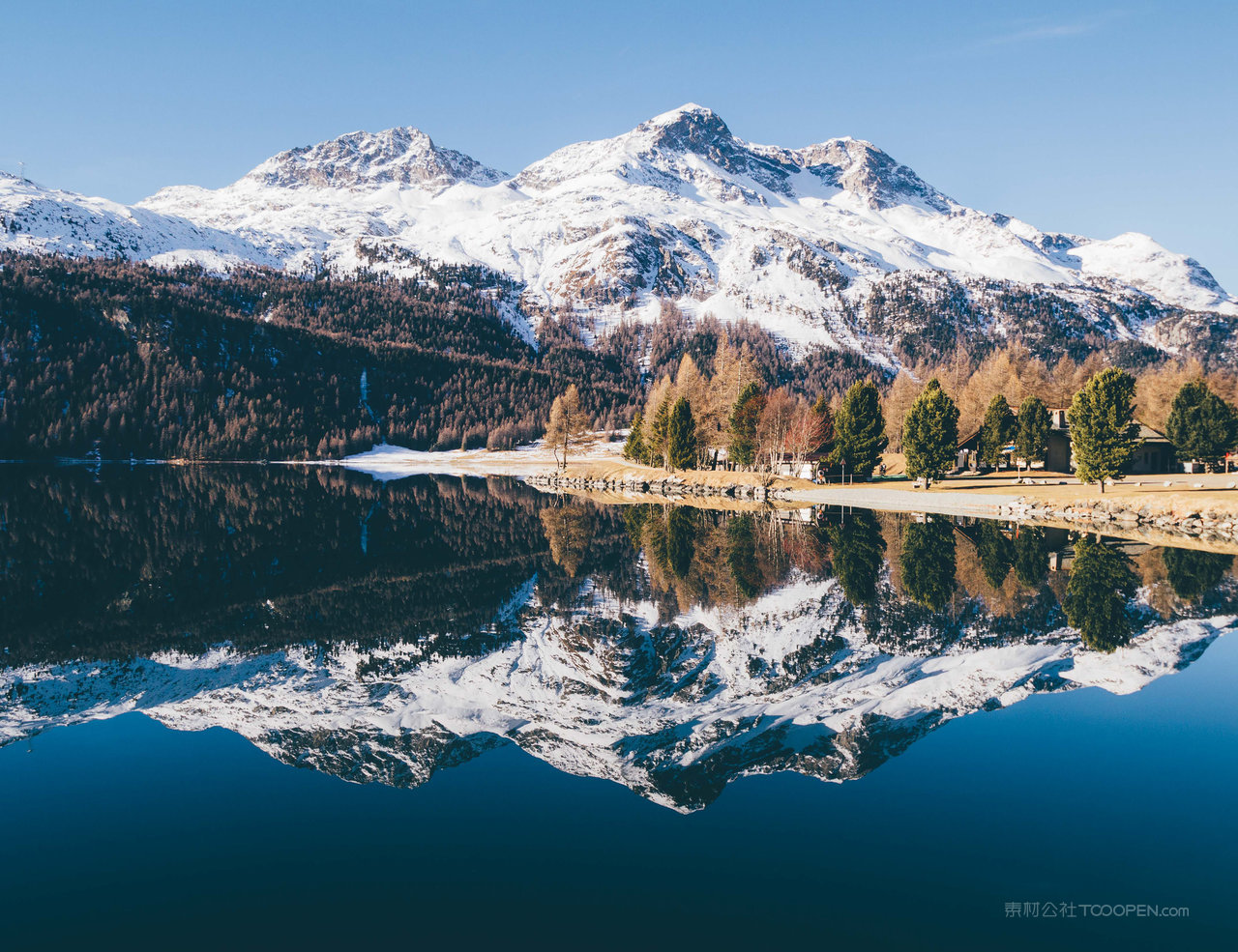唯美雪山风景画素材