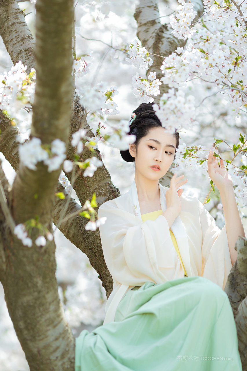 清纯古装美女高清艺术写真图片