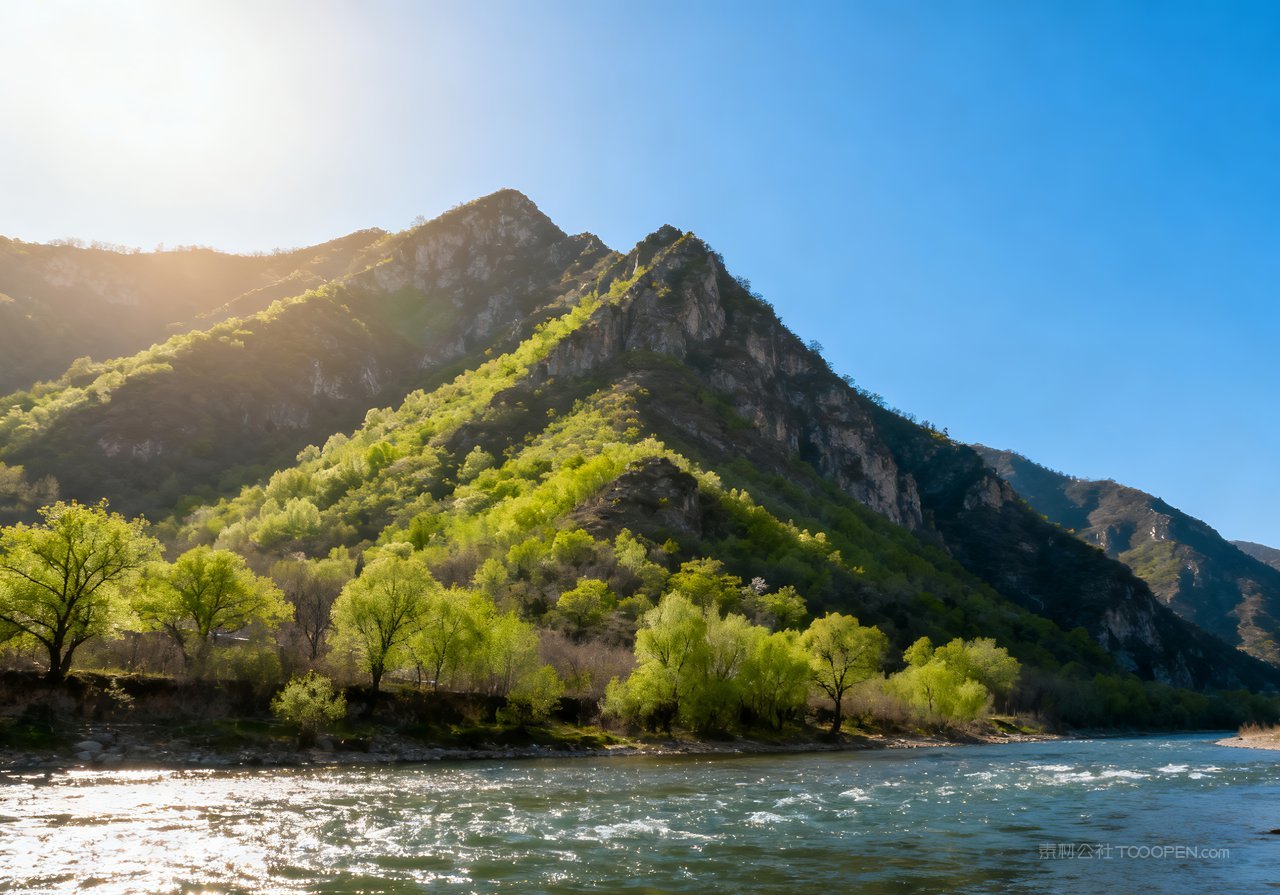 唯美春意山峰河流春天自然风景天空意境
