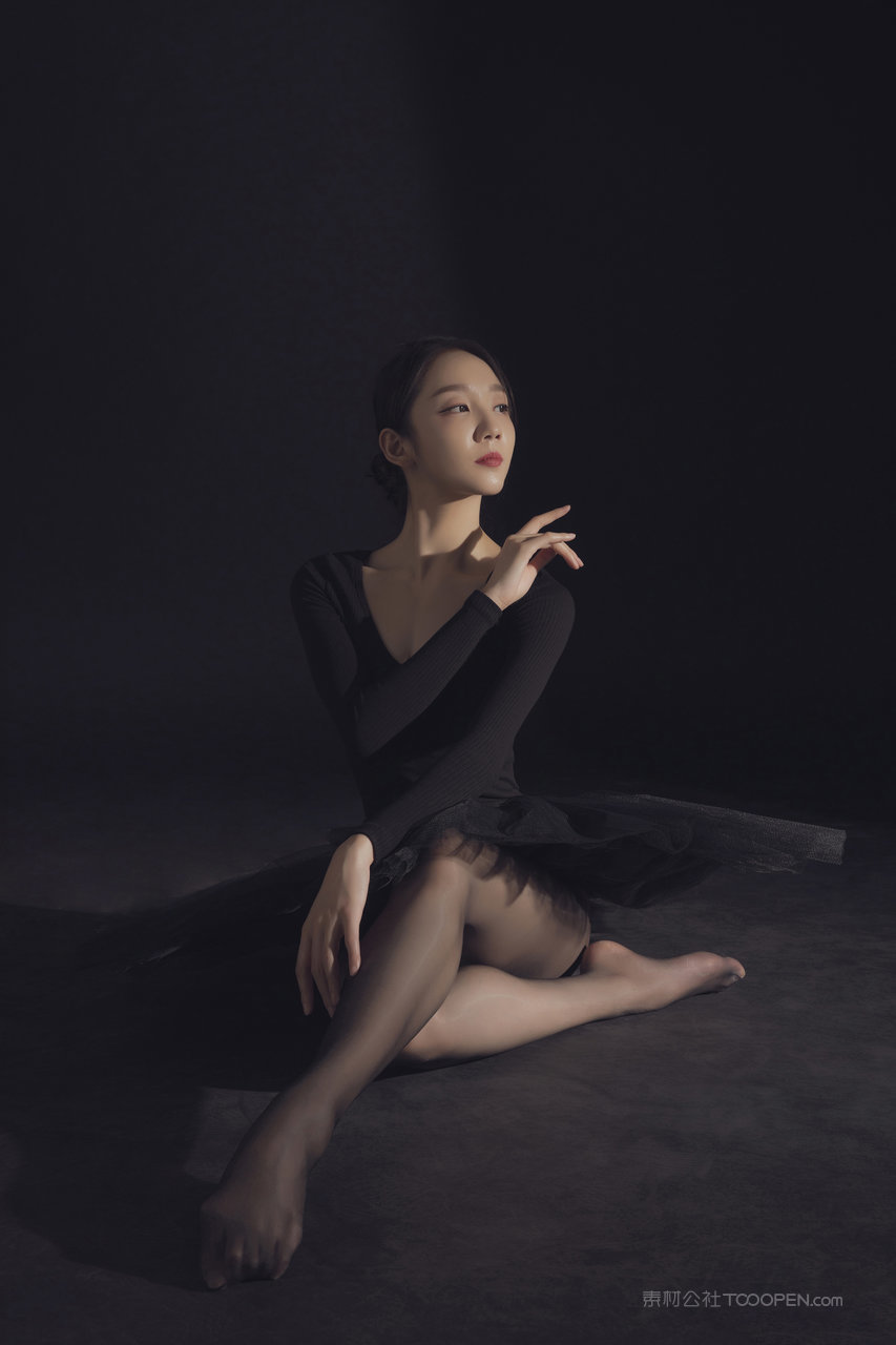 高清舞蹈老师清清人体艺术私拍写真图片