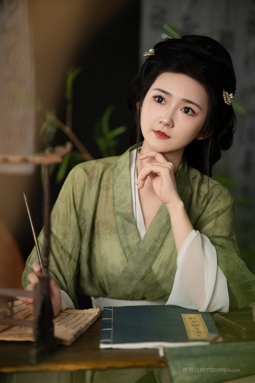 中国古典汉服美女唯美艺术摄影图片