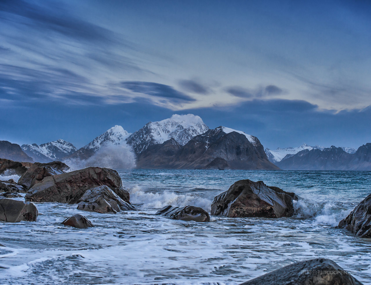 雪山山脉高清摄影图