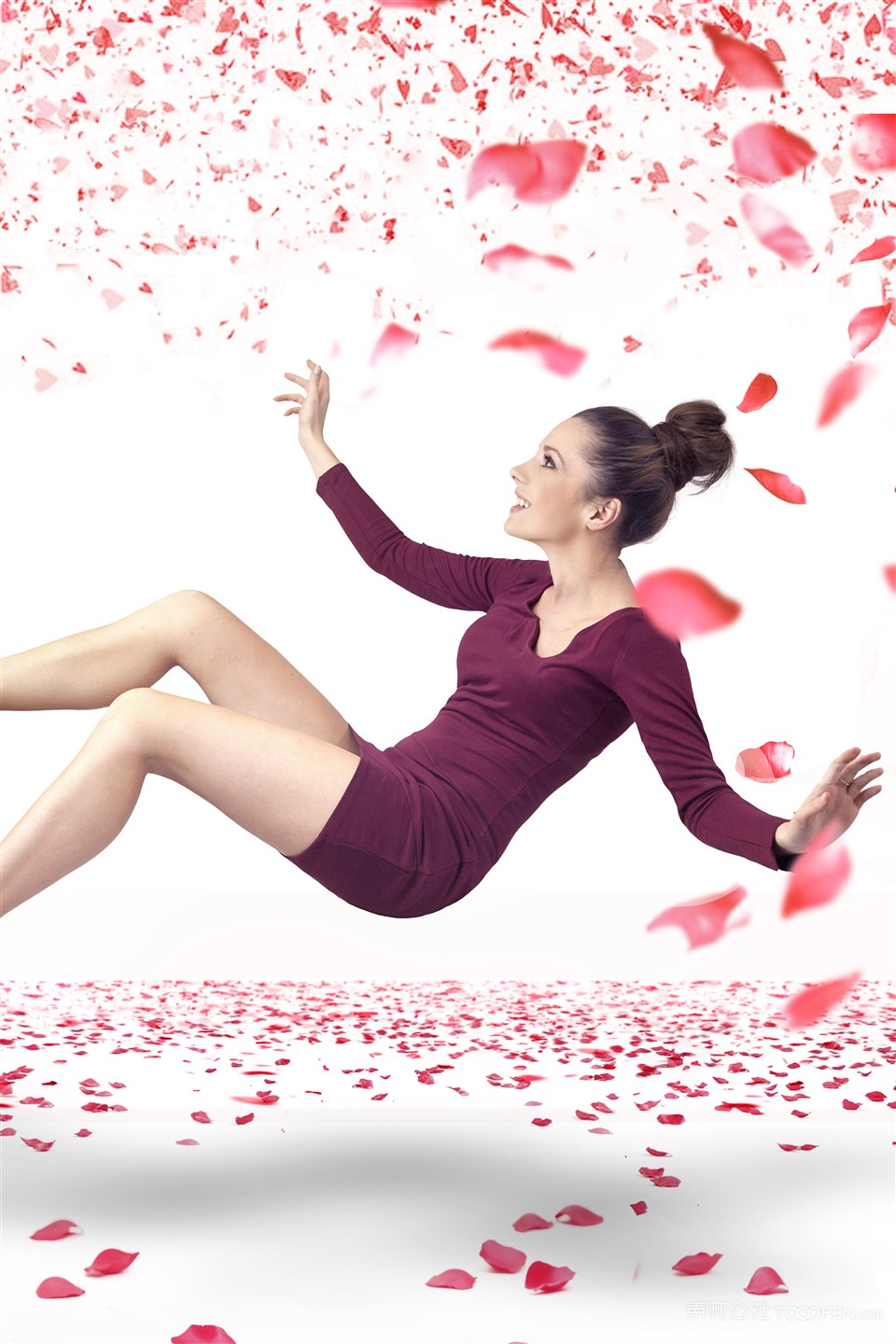 漂浮在空中的国外美女图片