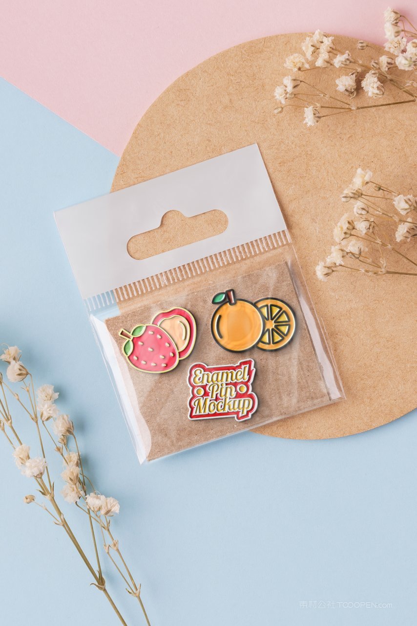 【1647期】卡通售卖包装好的自定义纪念徽章样机 (13)