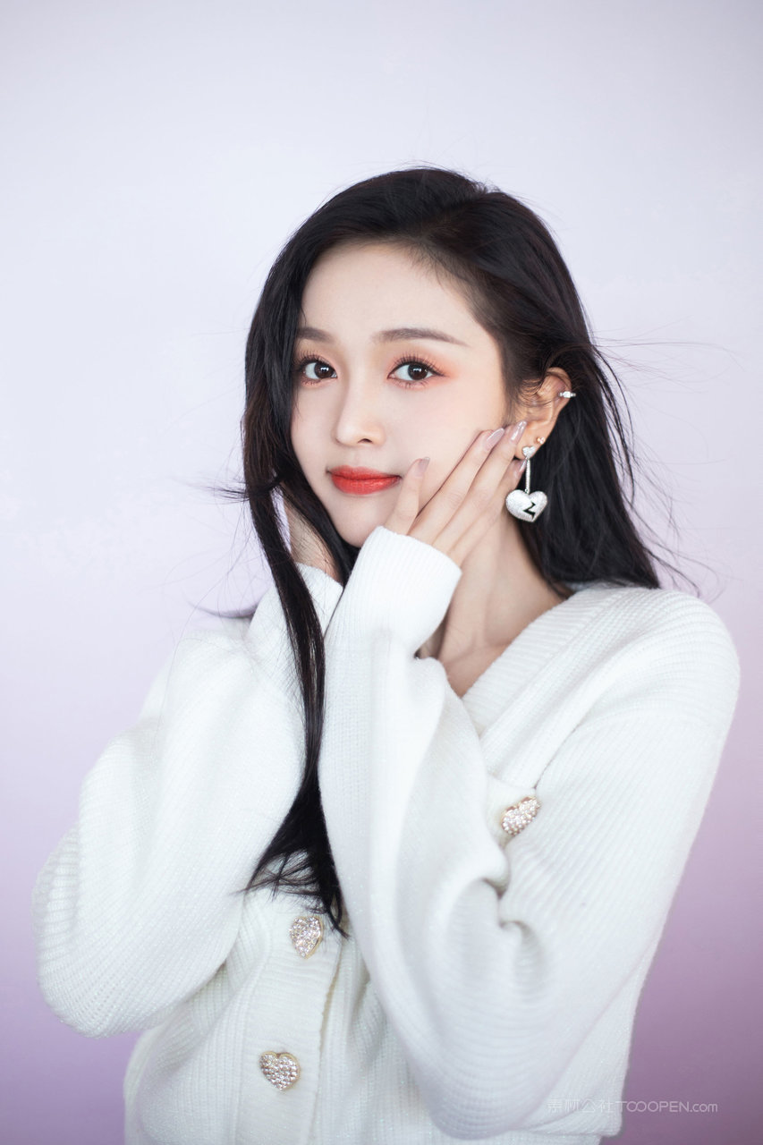 漂亮中国高清美女明星吴宣仪高清壁纸图片