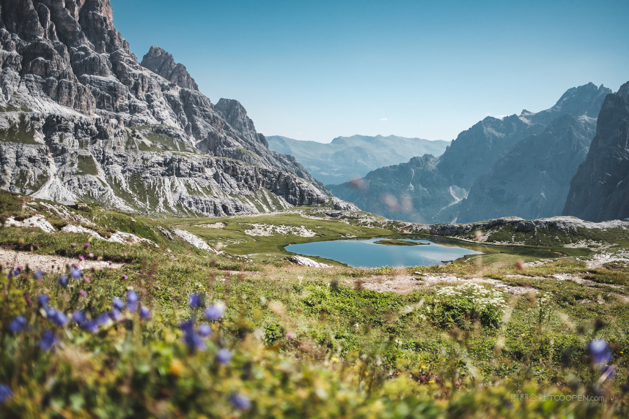 阿尔卑斯山脉风景画图片