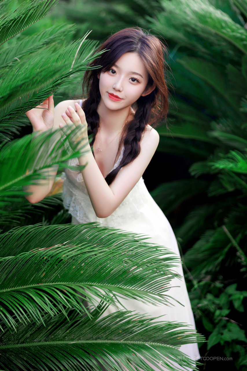 艺图语艺术学校美女大学生个人艺术照写真