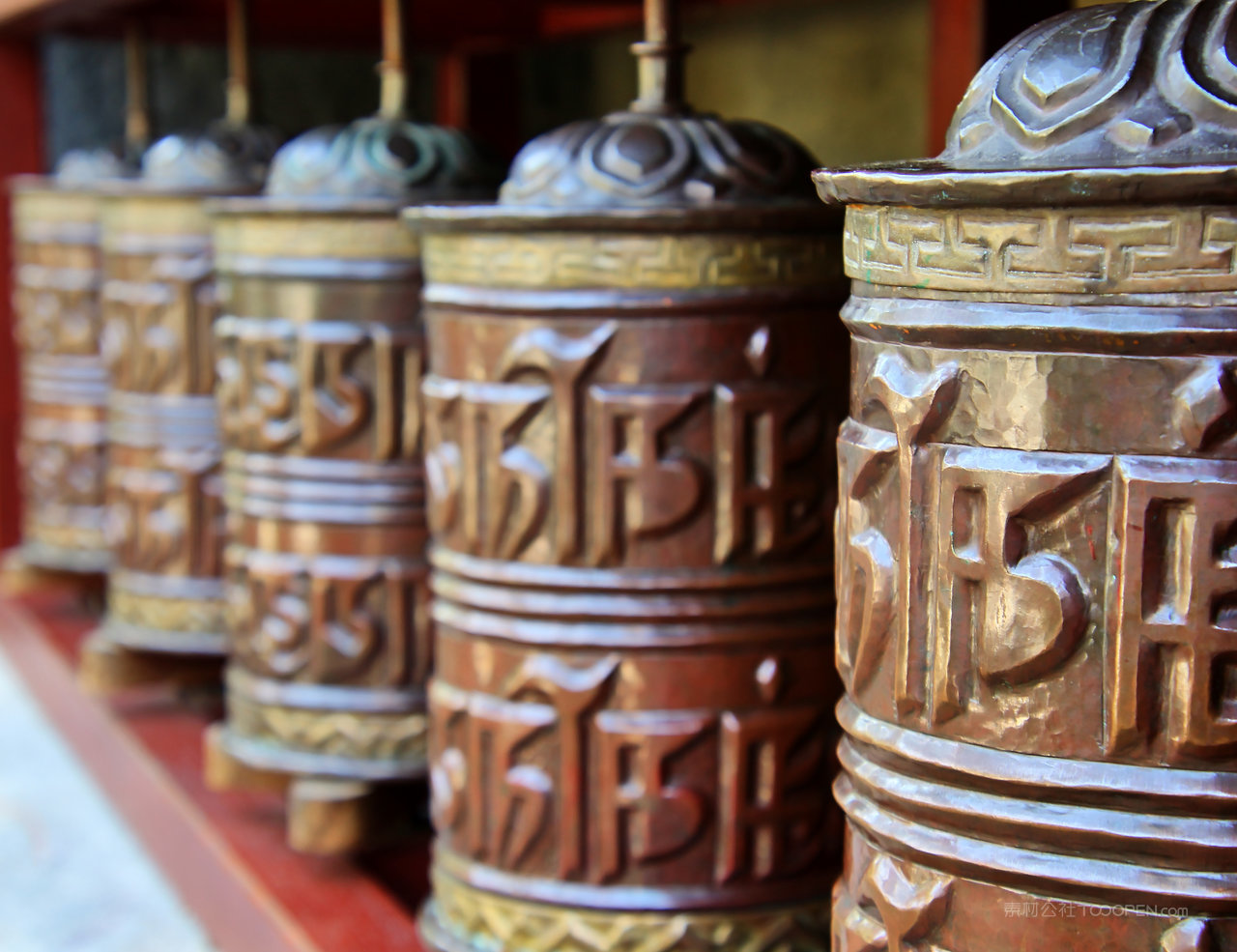 西藏风光钟图片