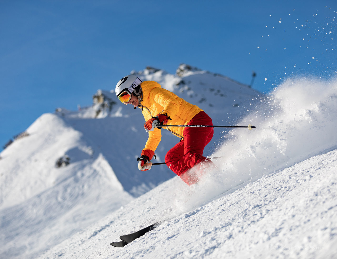 雪山唯美风景画图片