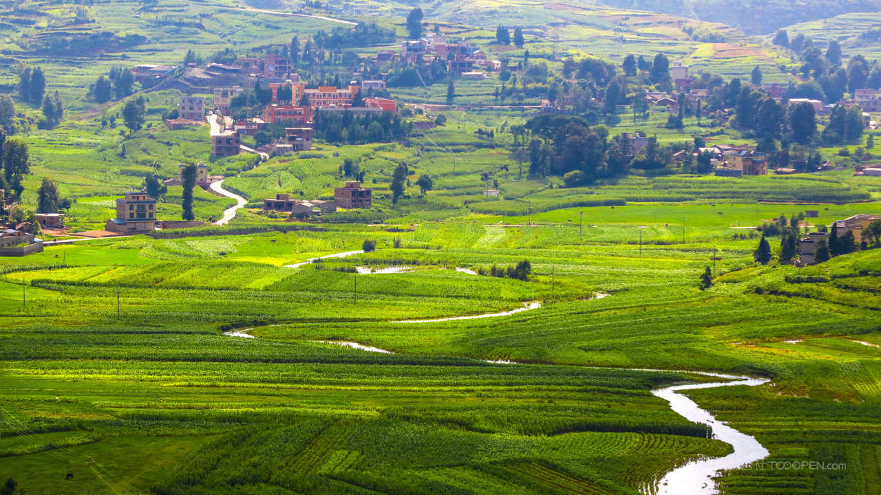 云南曲靖农村田园风光生机盎然