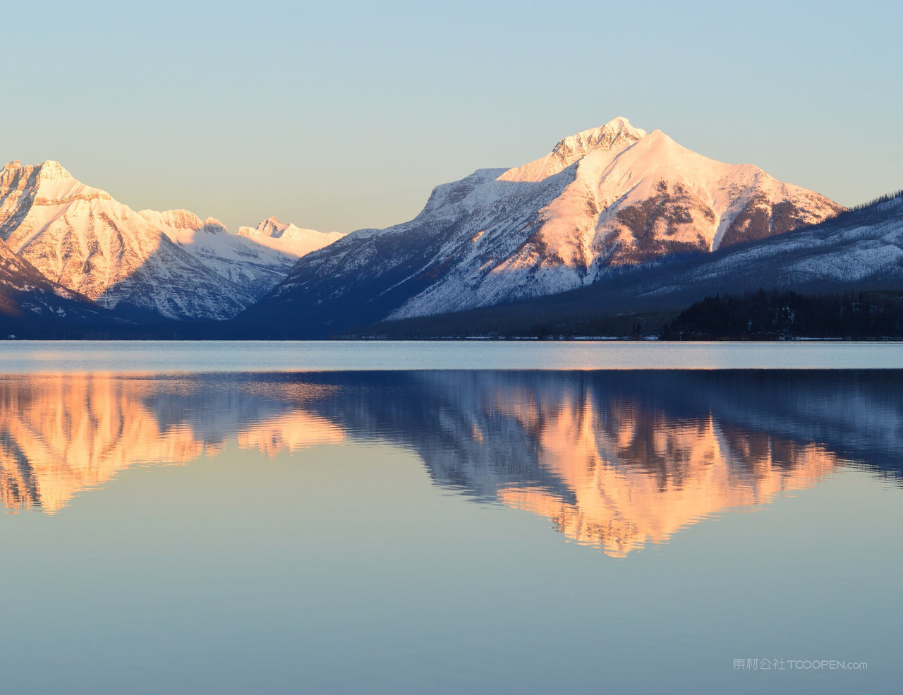 高清雪山大山风景画