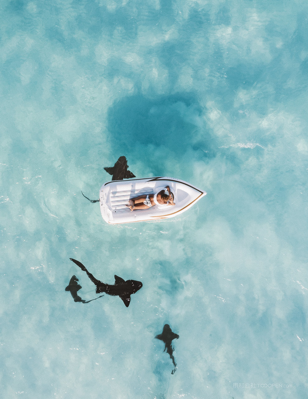 高清海边海景沙滩摄影图片