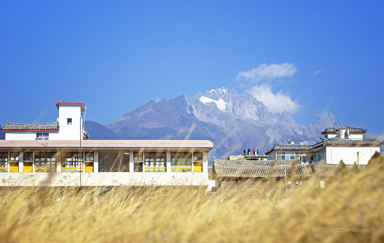 云南田野风景画