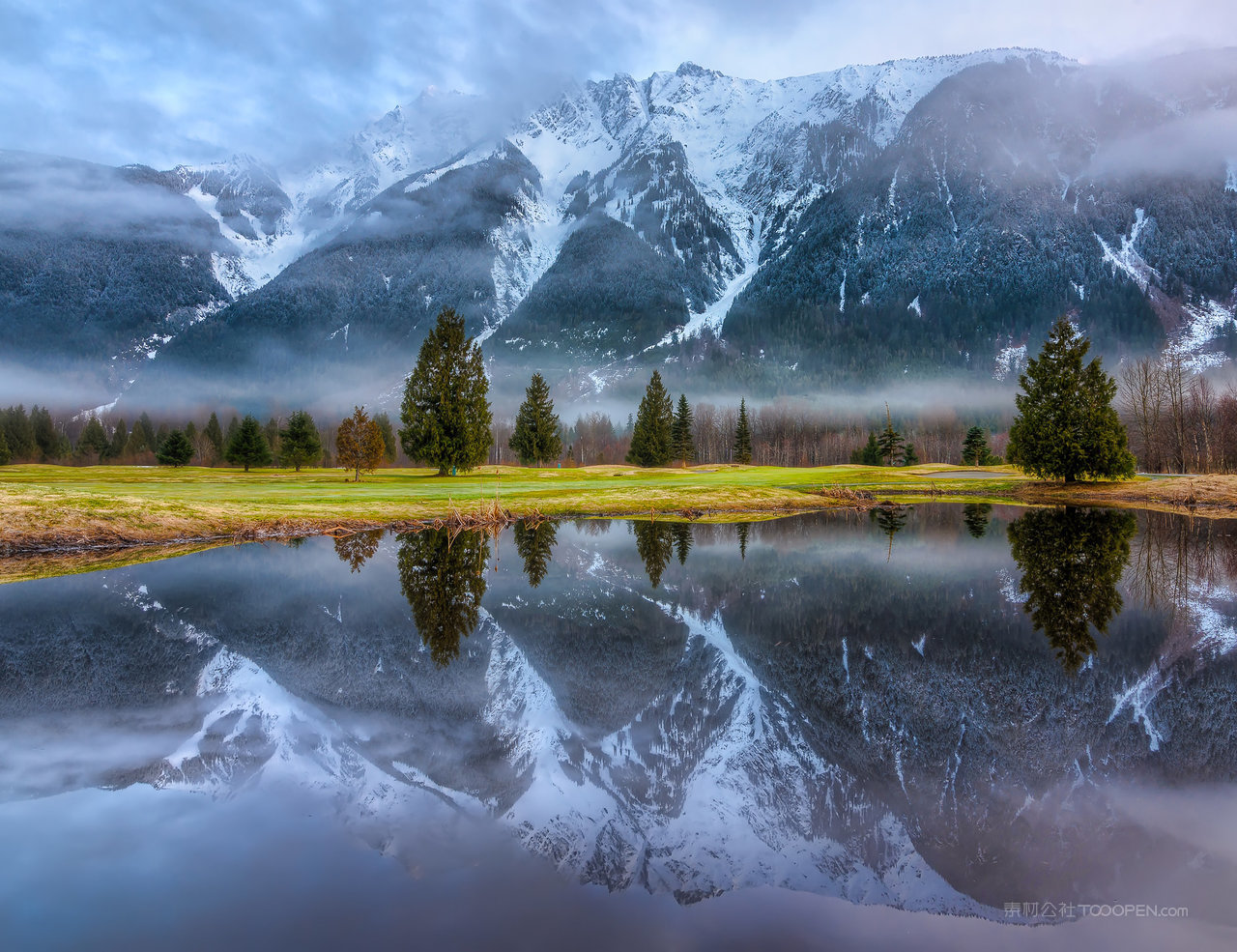 高清雪山摄影图片