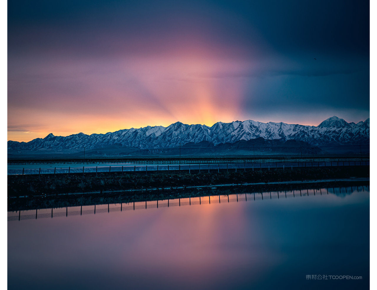 雪山唯美风景画图片
