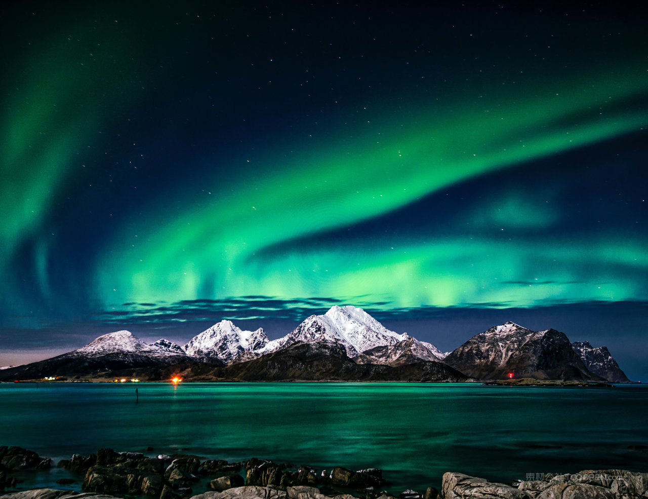 雪山山脉高清摄影图