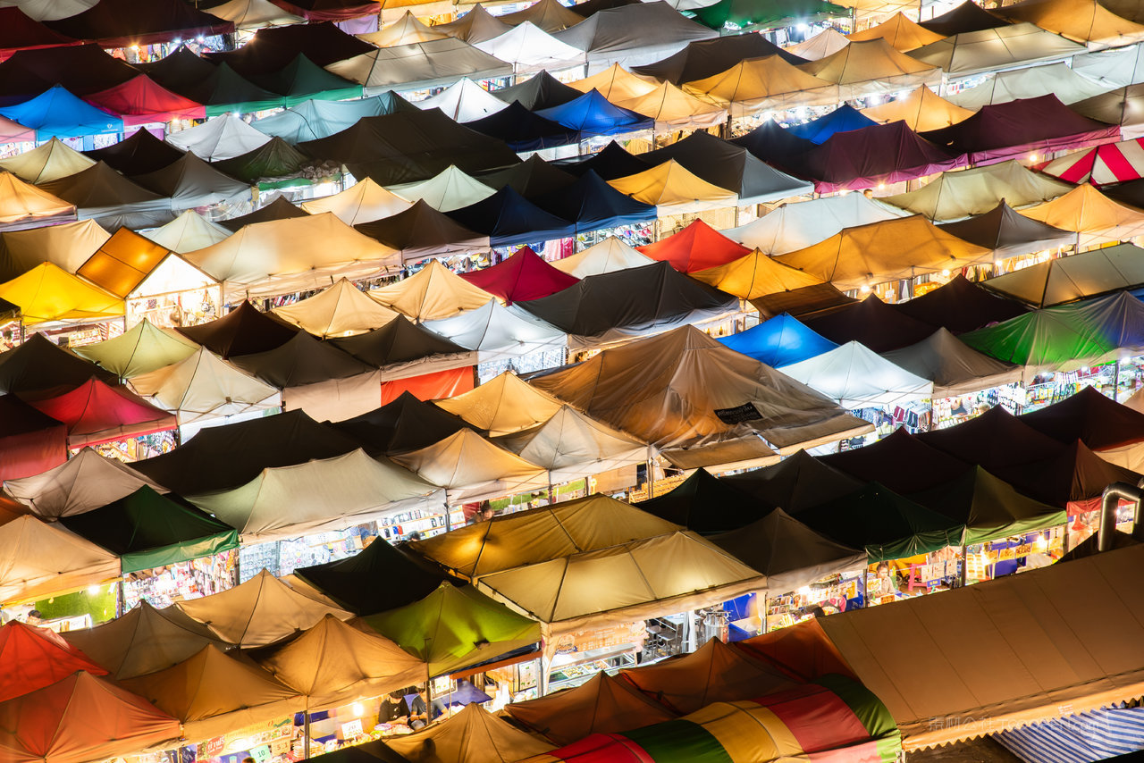 曼谷拉差达夜市