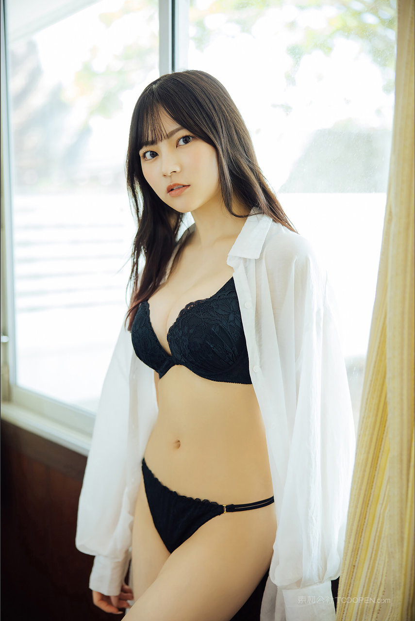 白衬衫美女高清图片