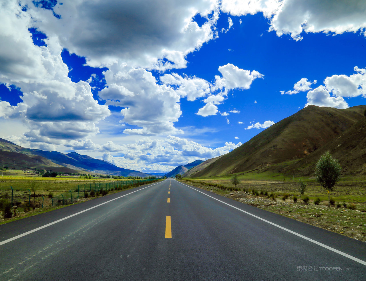 西藏的云风景画图片